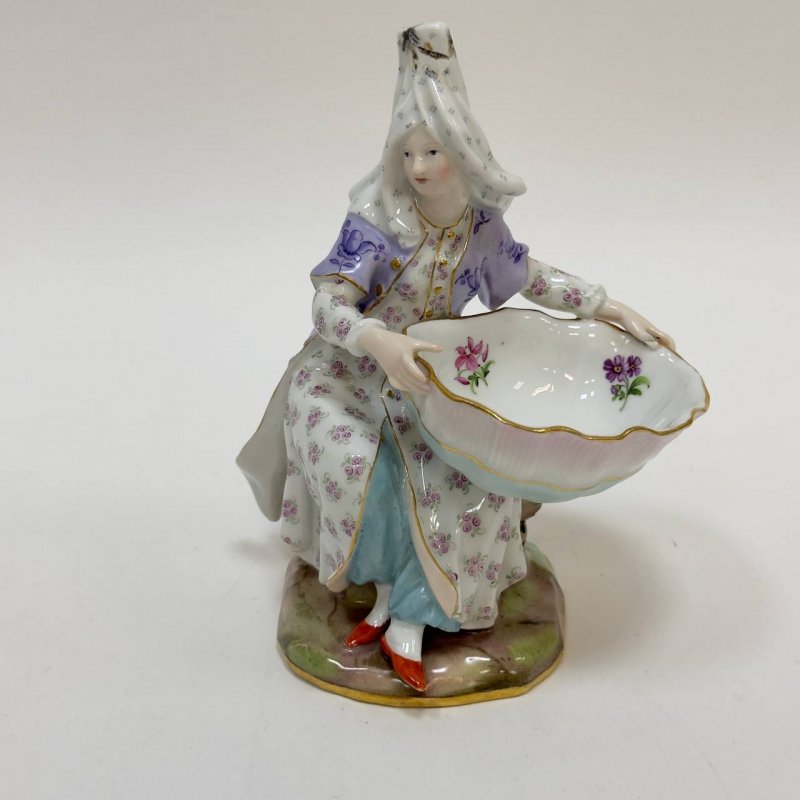 Солонка Турчанка держит солонку Meissen 1860гг 