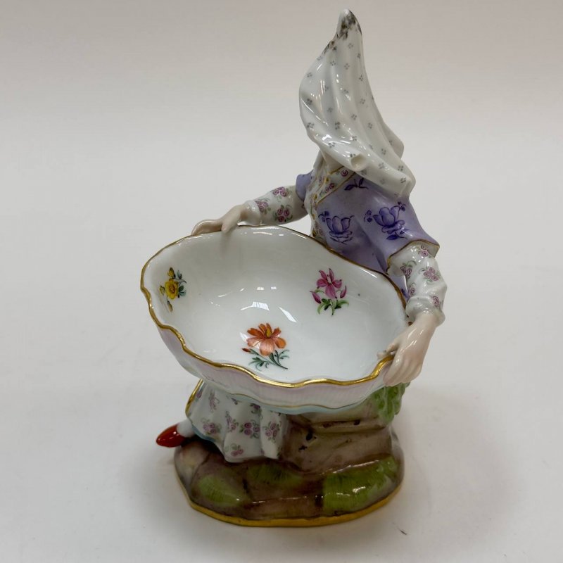 Солонка Турчанка держит солонку Meissen 1860гг 