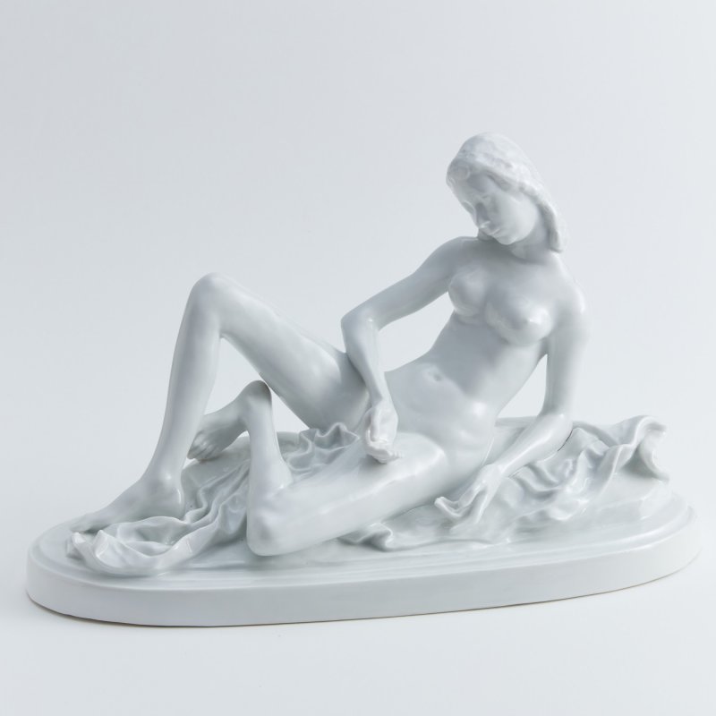 Фарфоровая скульптура Обнаженная девушка. Скульптор Wilhelm Robert Richard Langer (1879–1950)